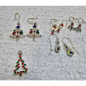 Women's Unbranded Christmas Themed Earrings One Size Silver Red